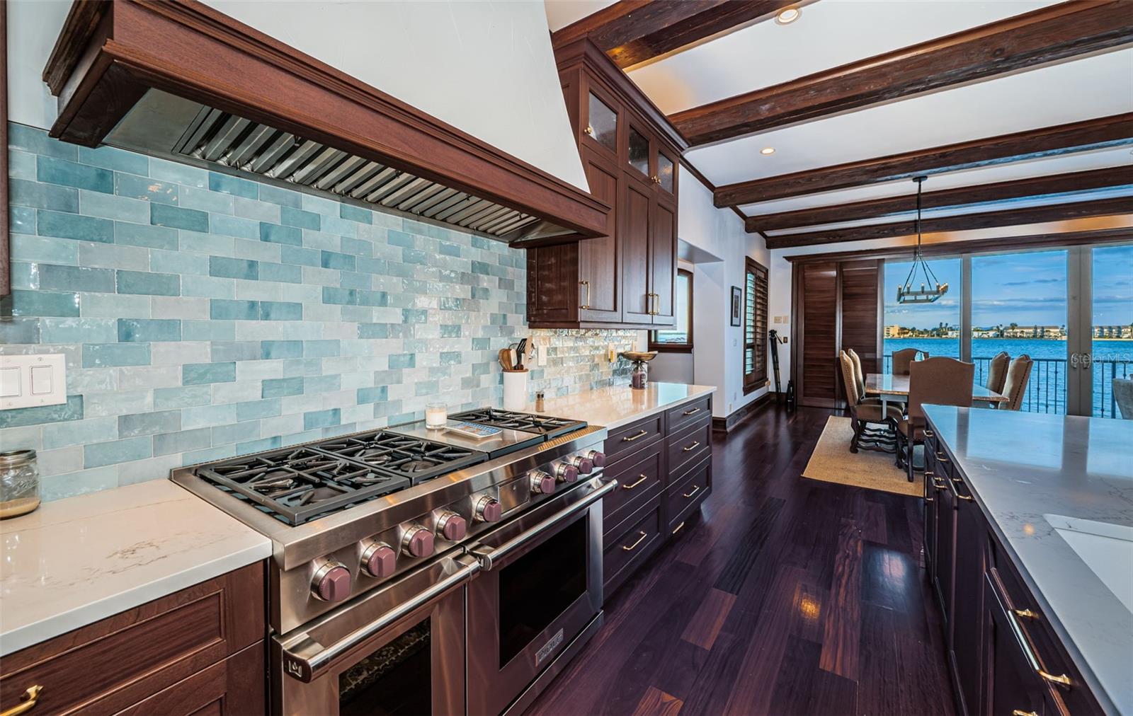 TB8454986 Property Photo