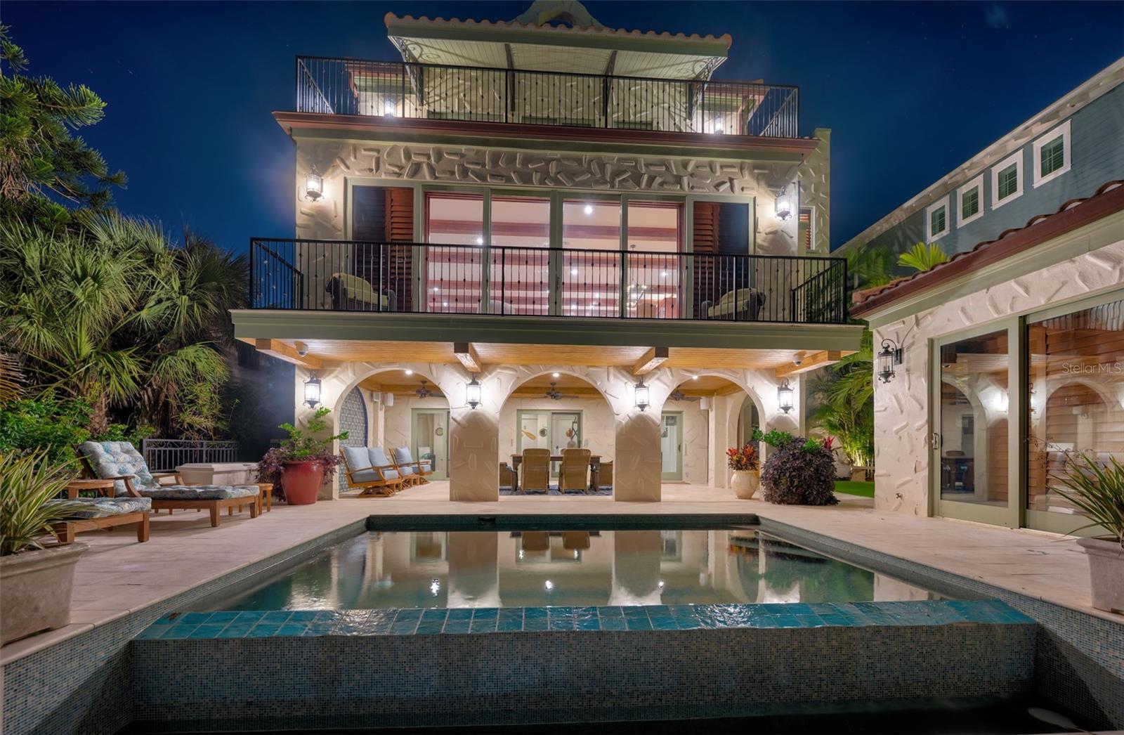 TB8454986 Property Photo