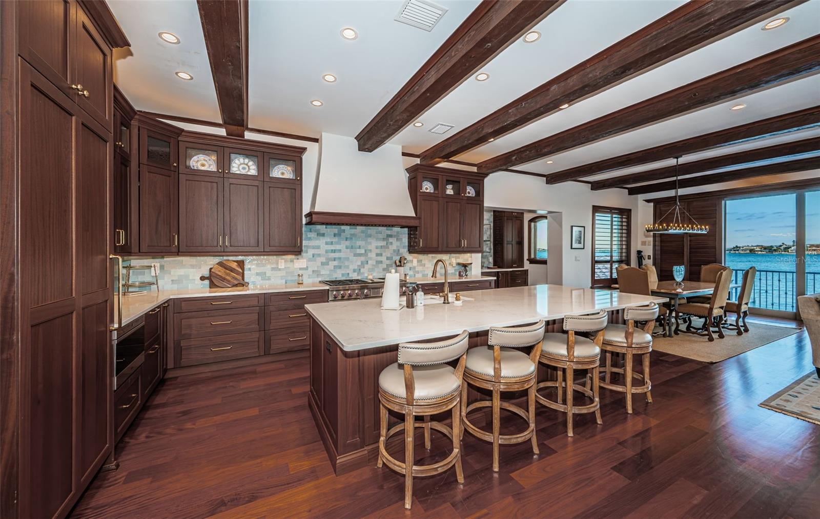 TB8454986 Property Photo