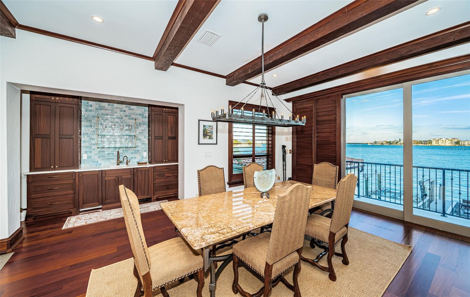 TB8454986 Property Photo