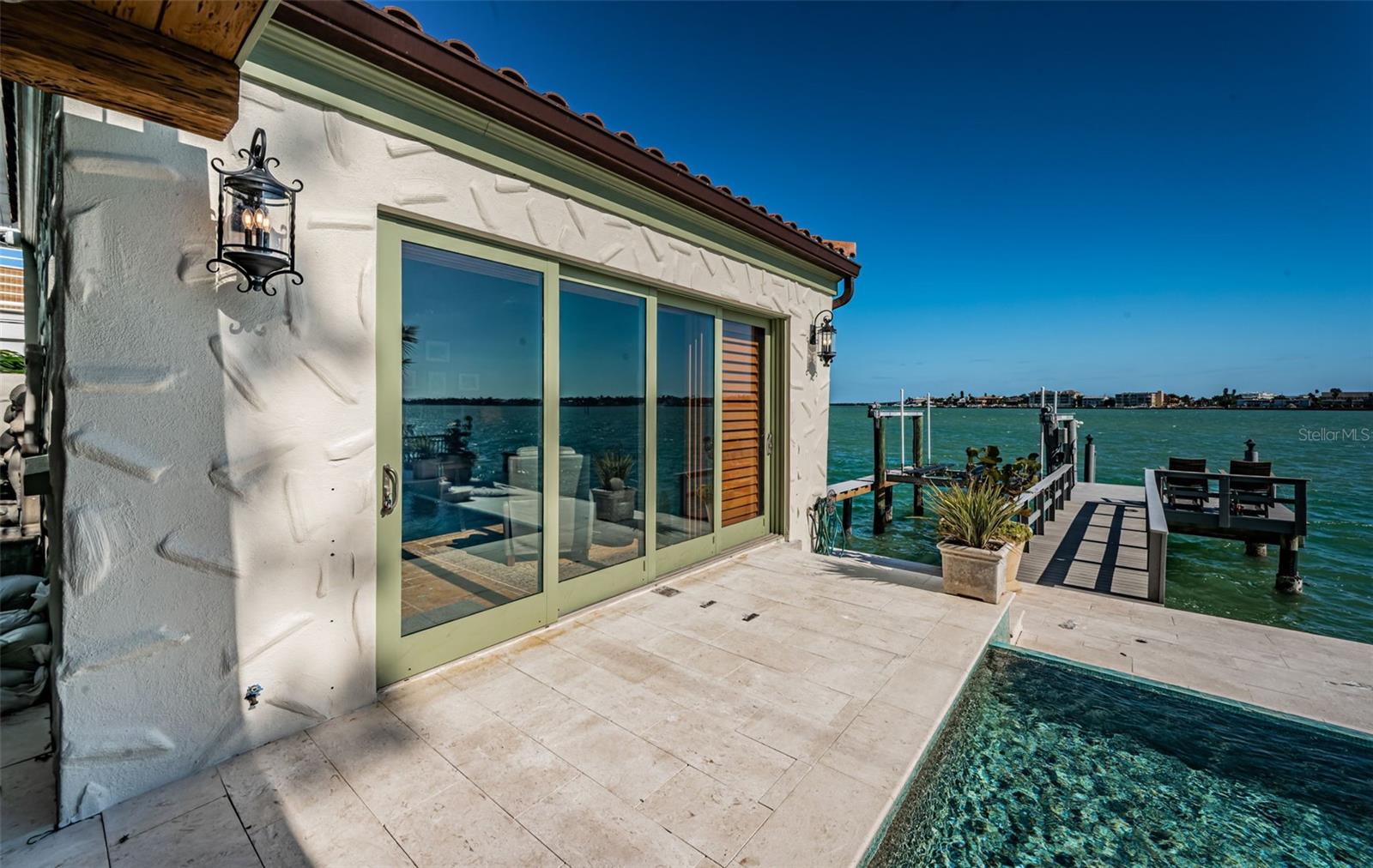 TB8454986 Property Photo