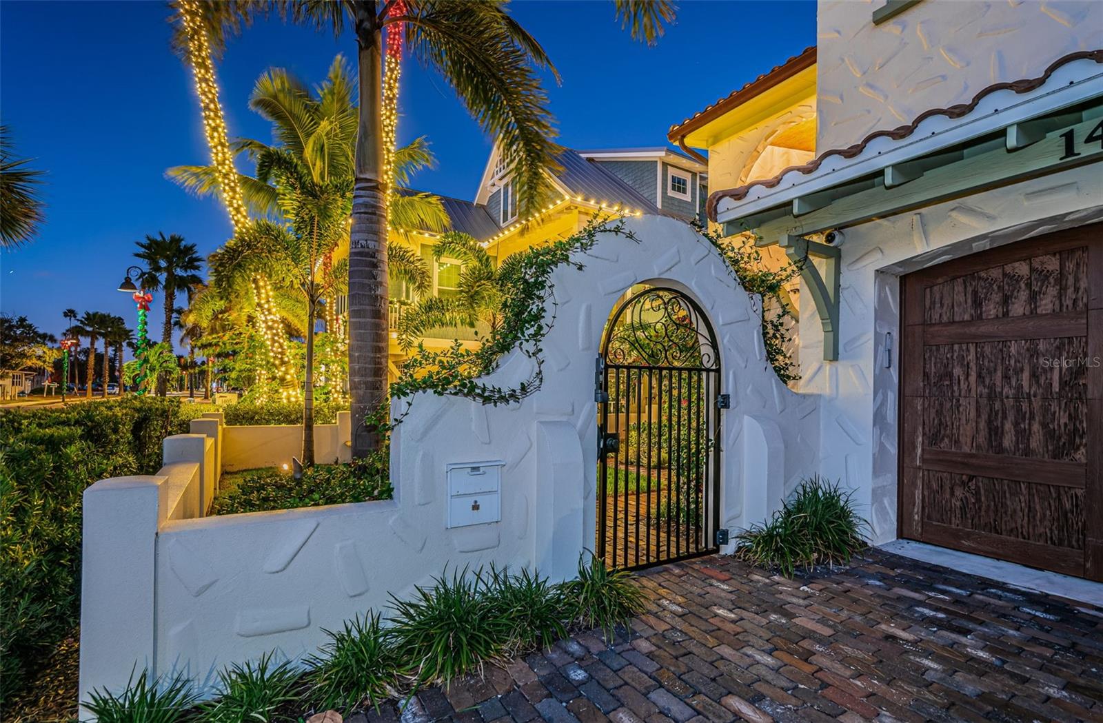 TB8454986 Property Photo