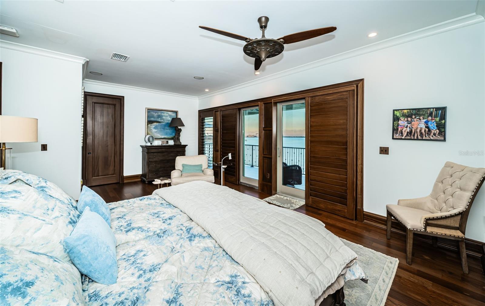 TB8454986 Property Photo