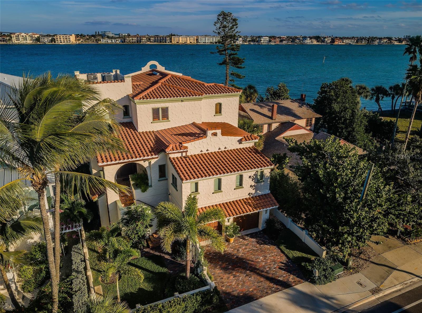 TB8454986 Property Photo