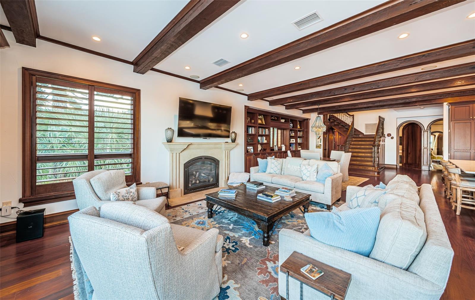 TB8454986 Property Photo