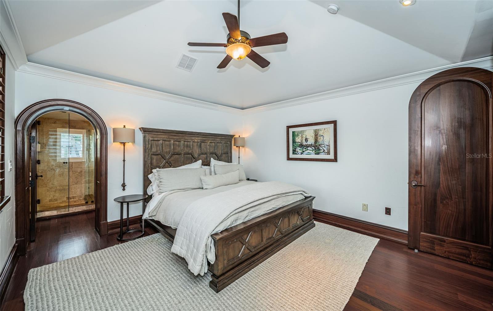 TB8454986 Property Photo