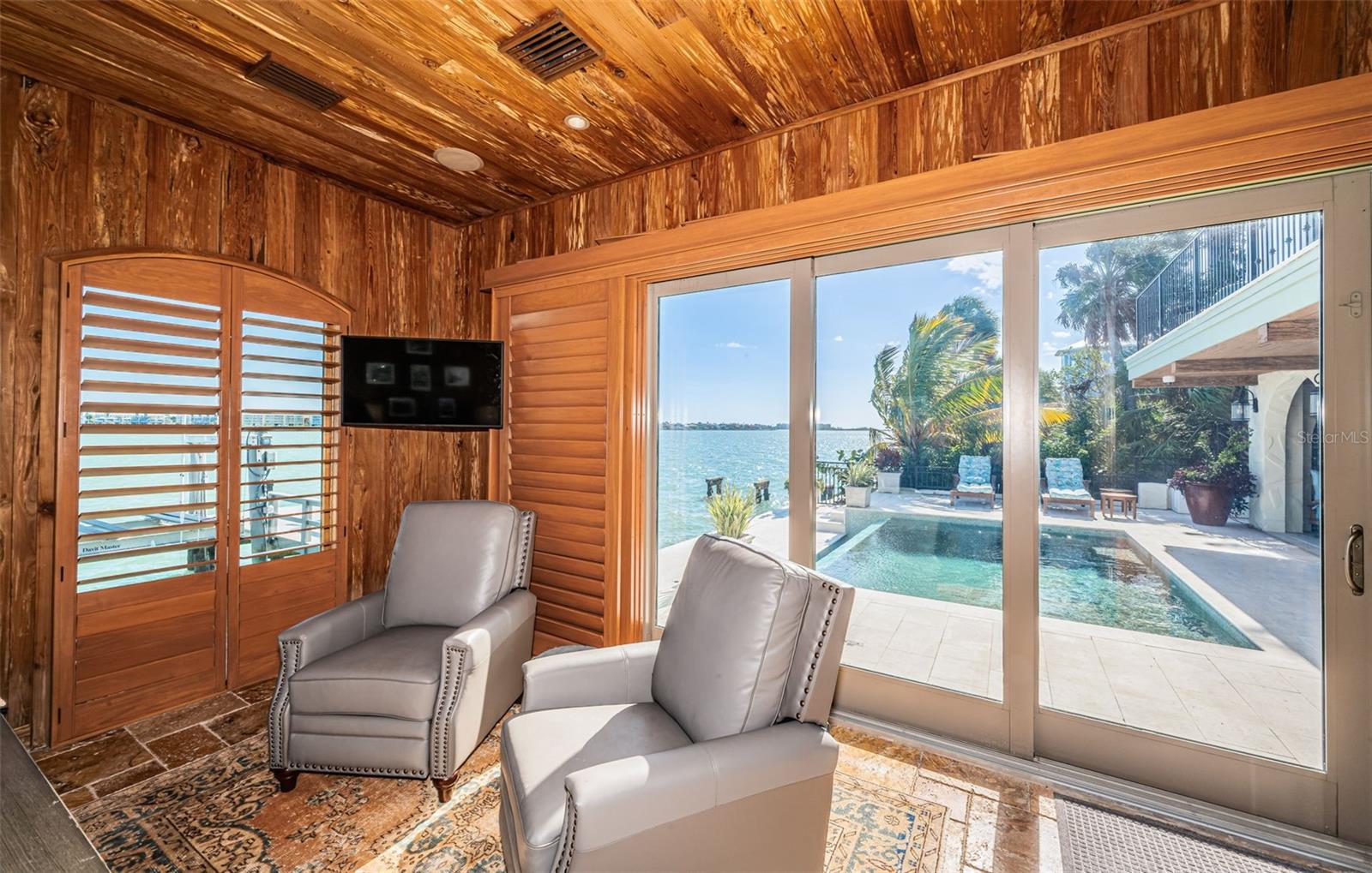 TB8454986 Property Photo