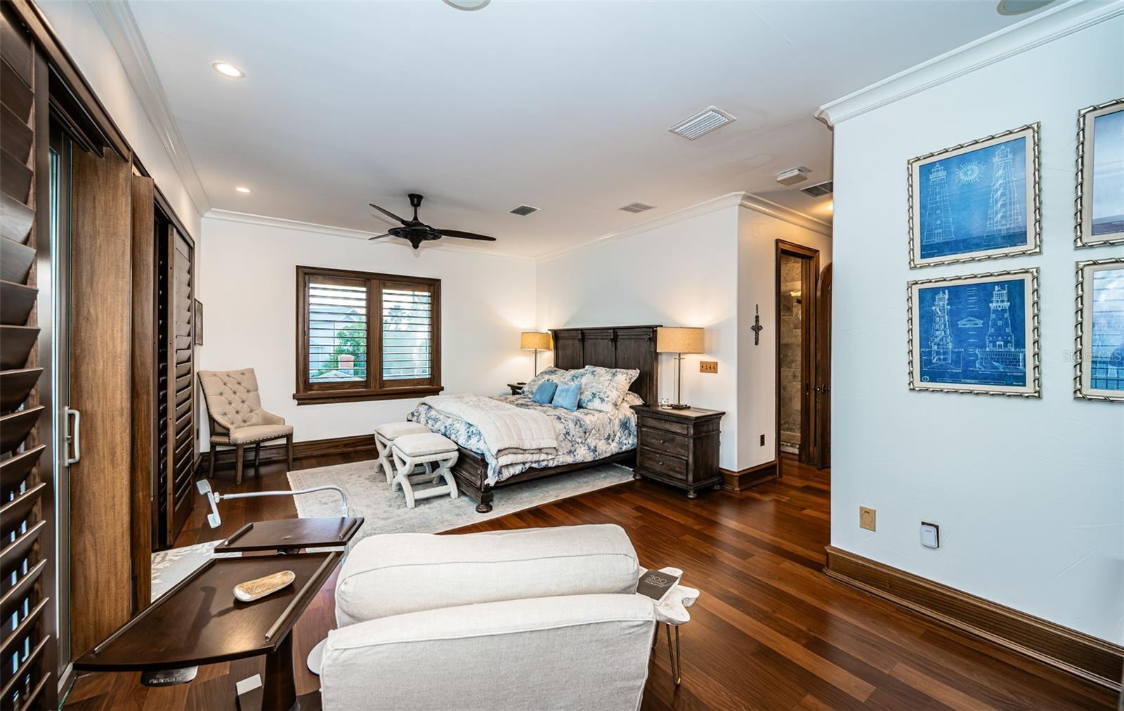 TB8454986 Property Photo