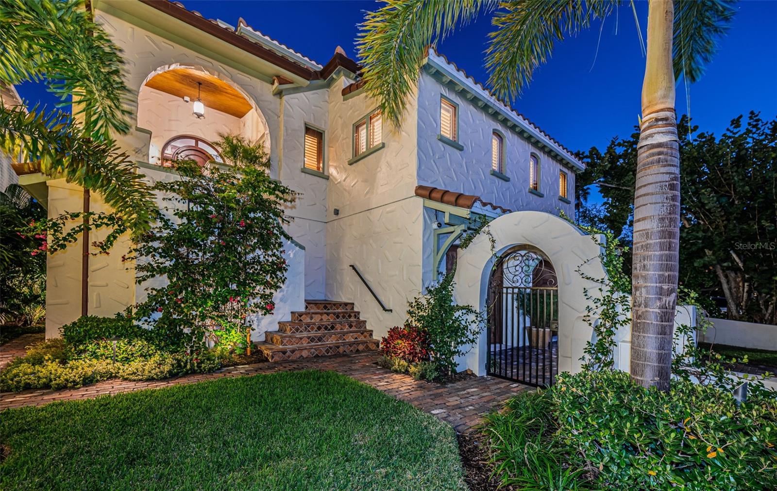 TB8454986 Property Photo