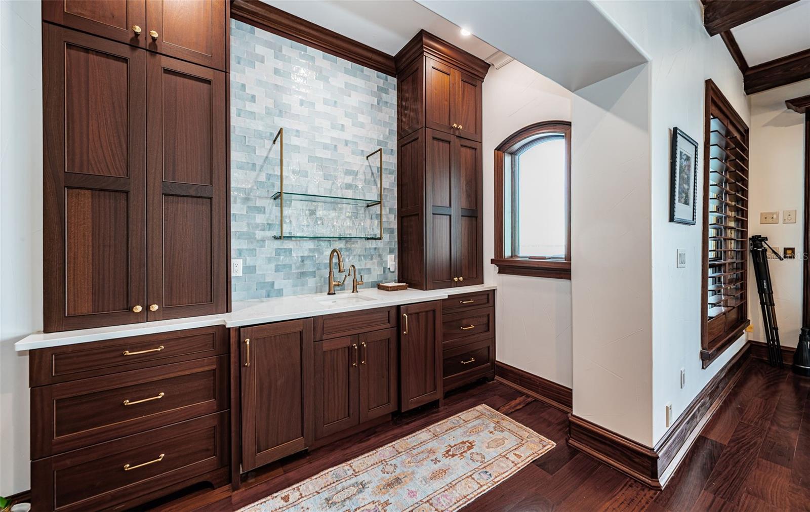 TB8454986 Property Photo