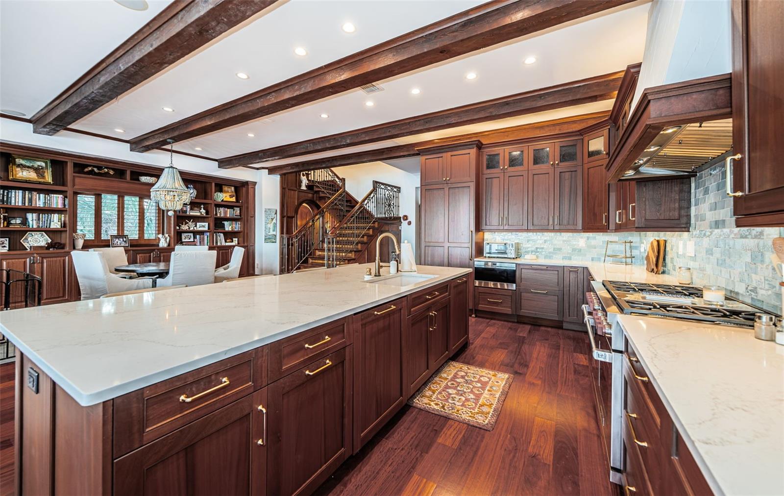 TB8454986 Property Photo