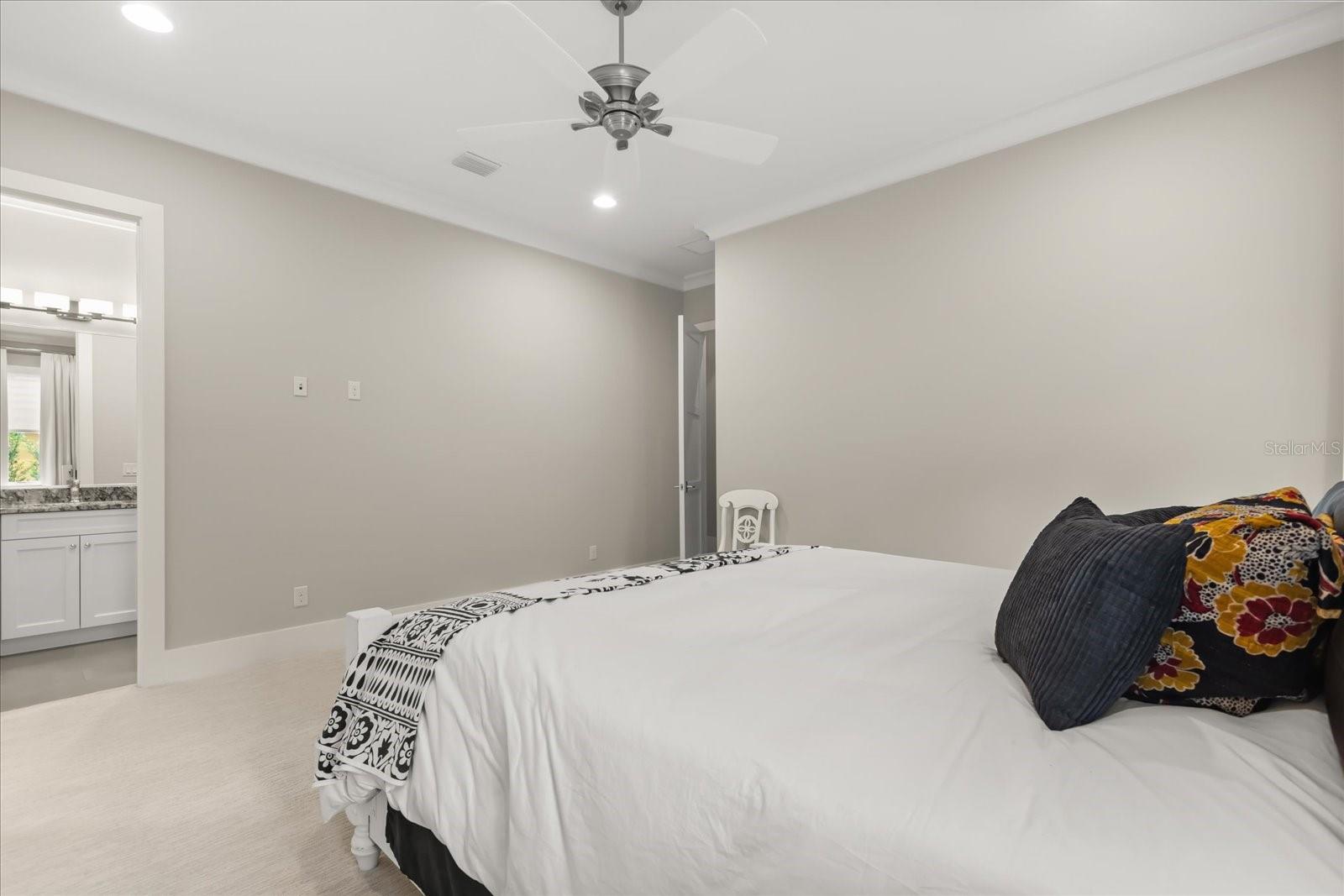 O6366161 Property Photo