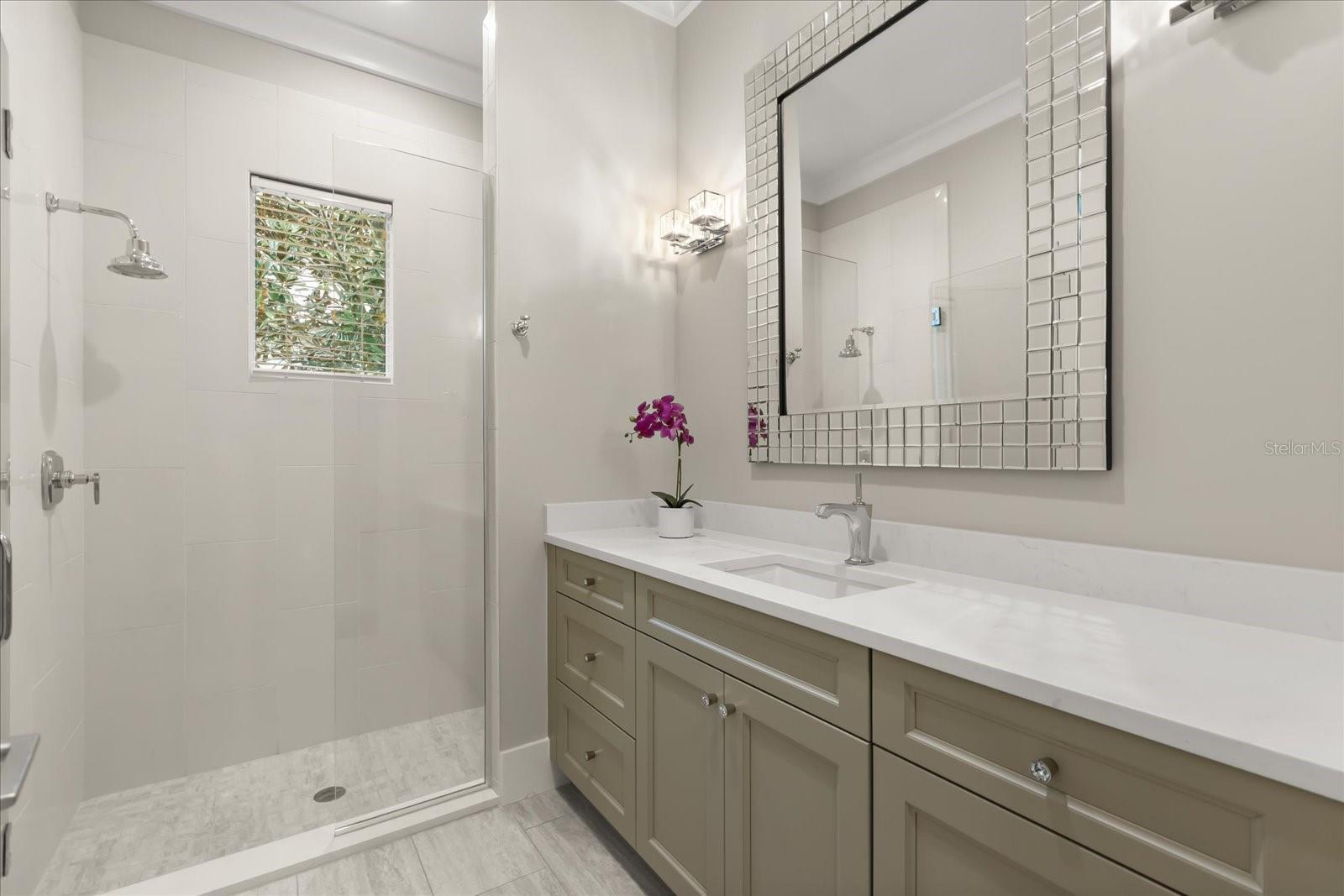 O6366161 Property Photo