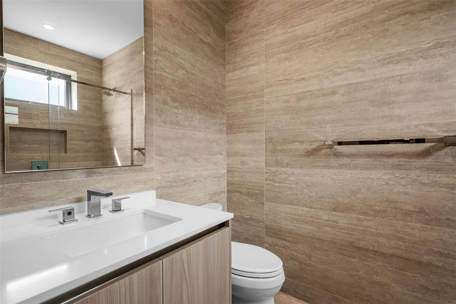 PR9117873 Property Photo