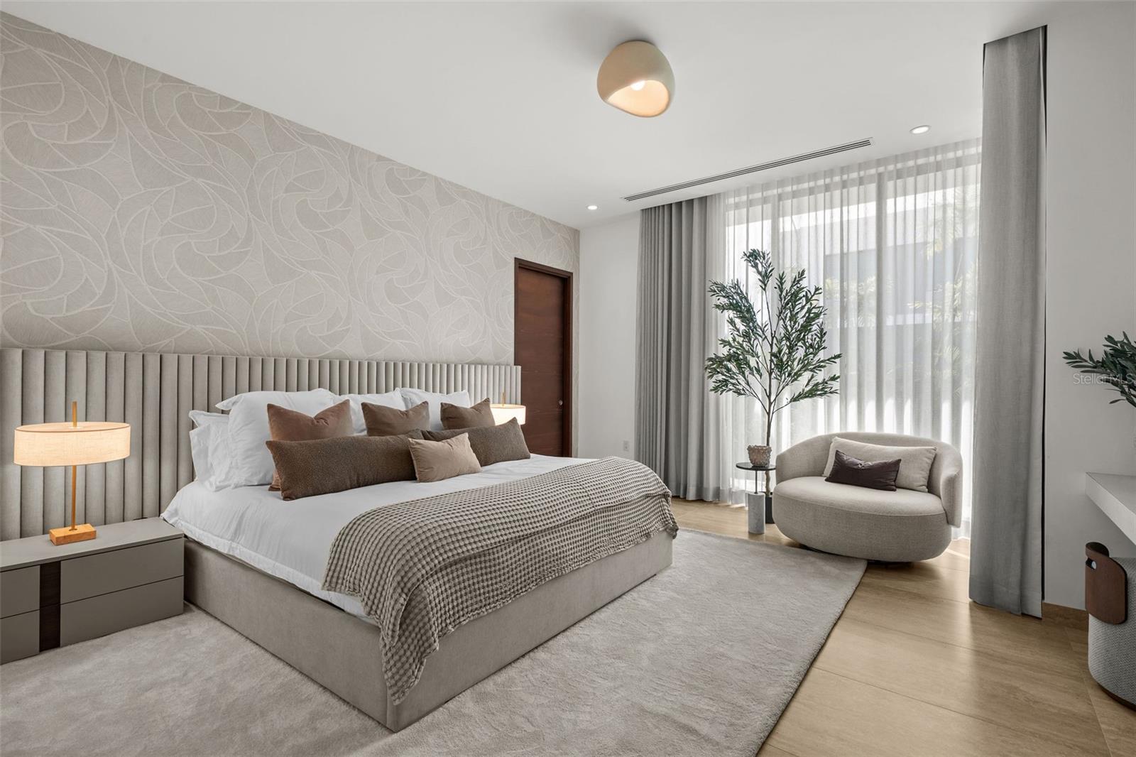 PR9117873 Property Photo