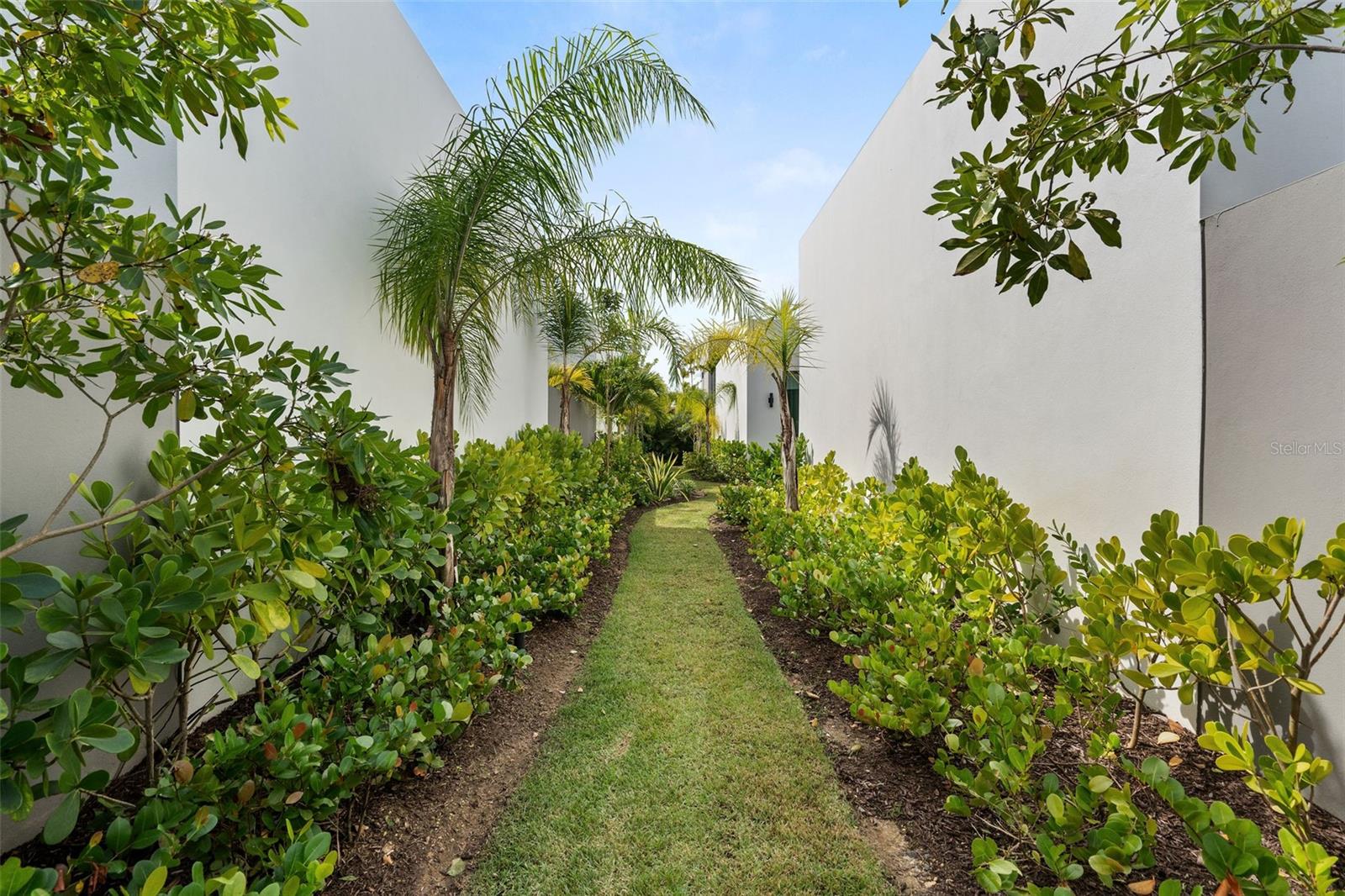 PR9117873 Property Photo