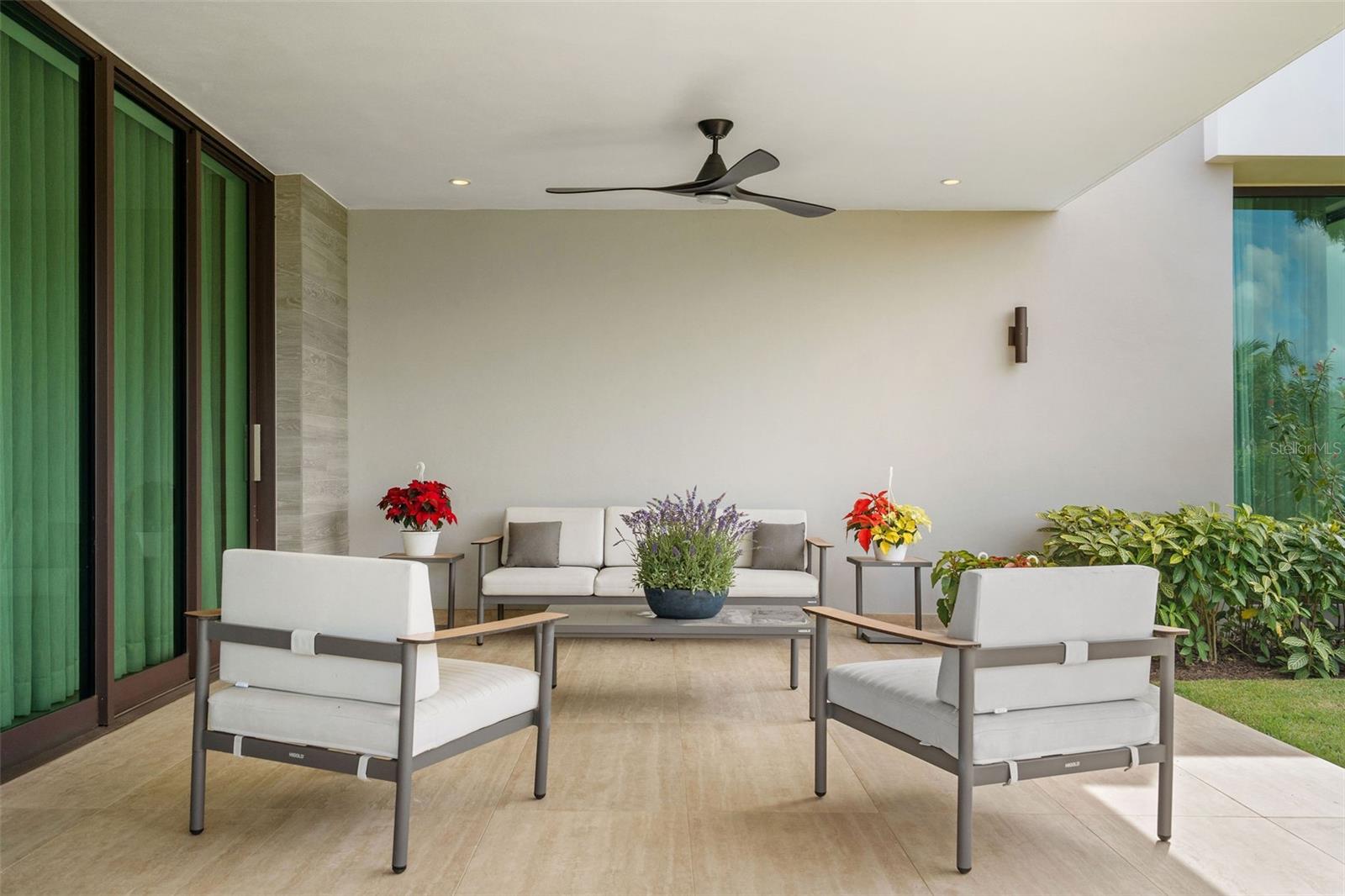 PR9117873 Property Photo