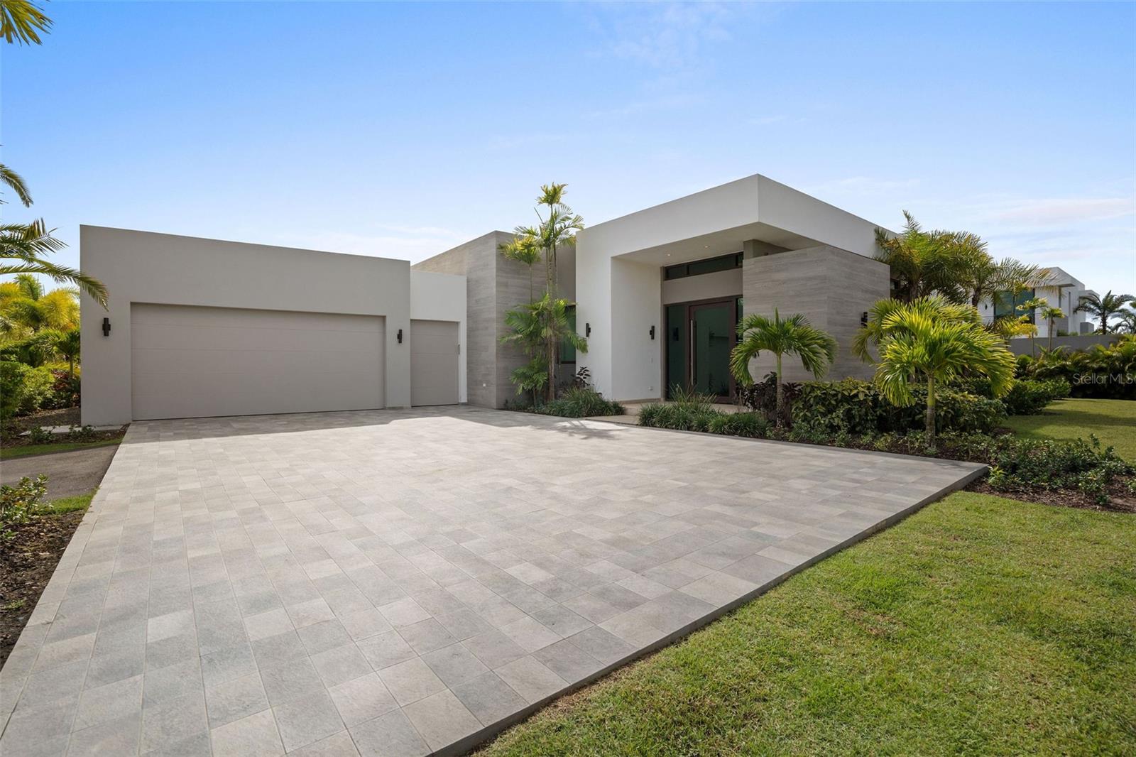 PR9117873 Property Photo