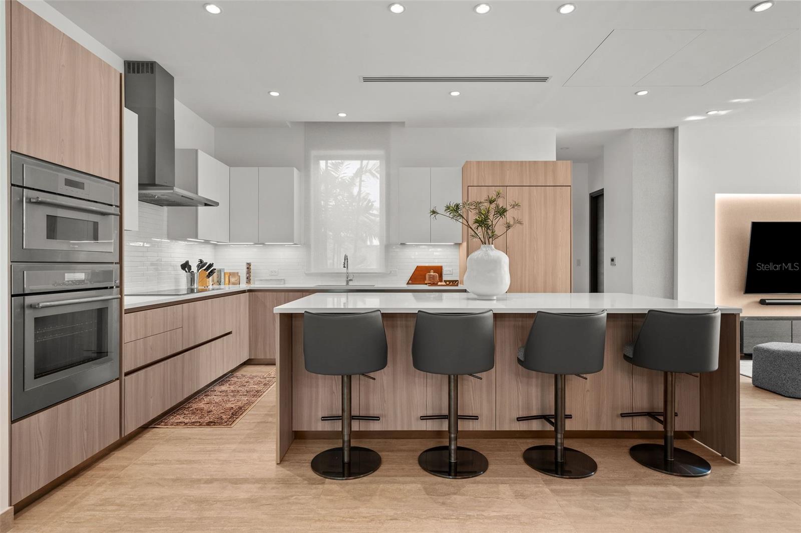 PR9117873 Property Photo