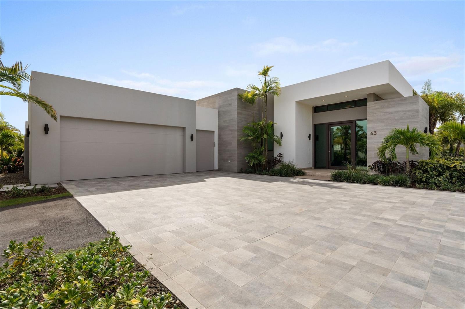 PR9117873 Property Photo