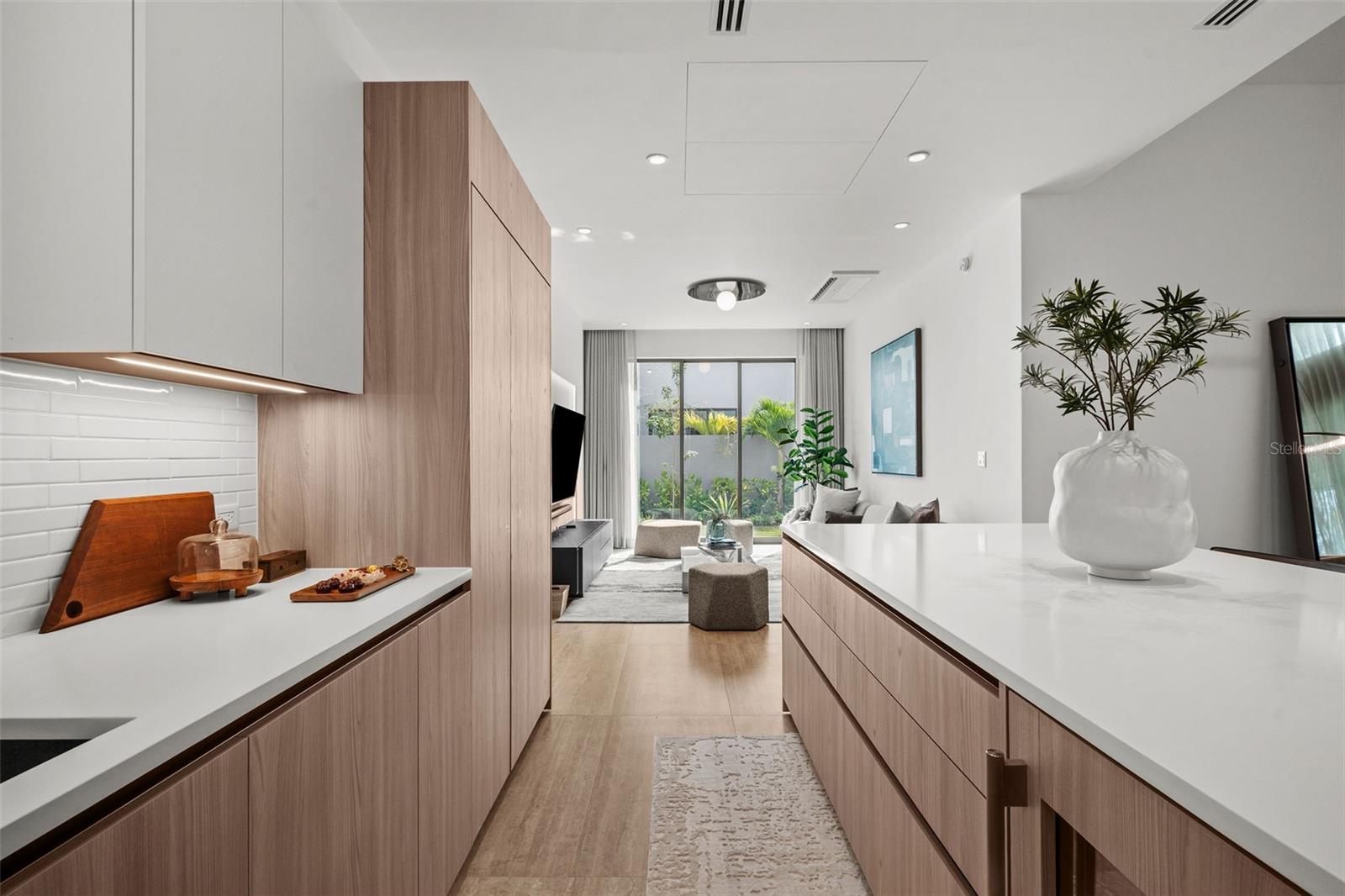 PR9117873 Property Photo