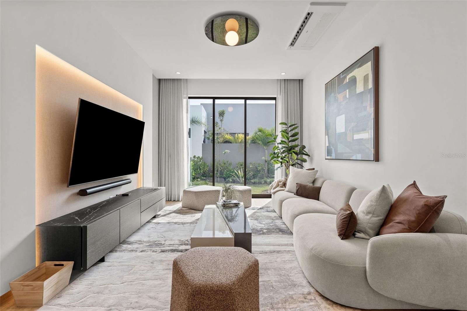 PR9117873 Property Photo