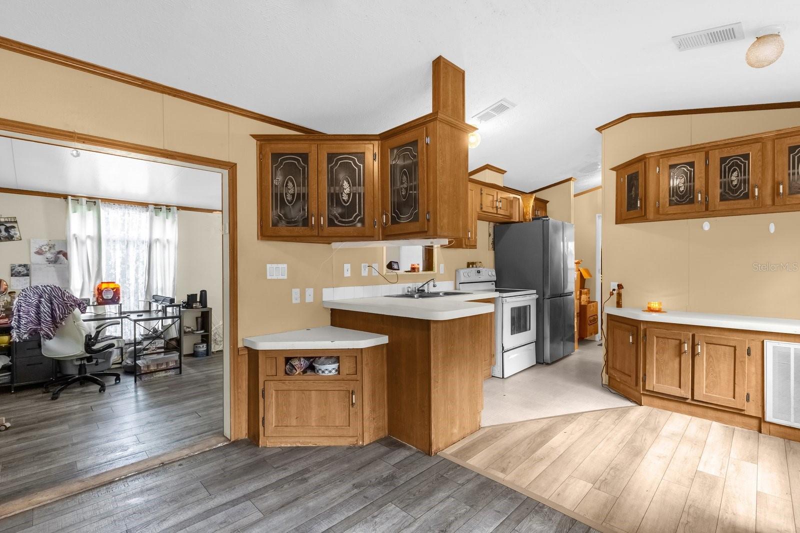 O6366204 Property Photo