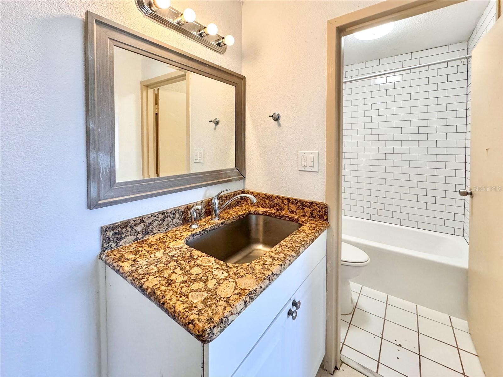 O6366206 Property Photo