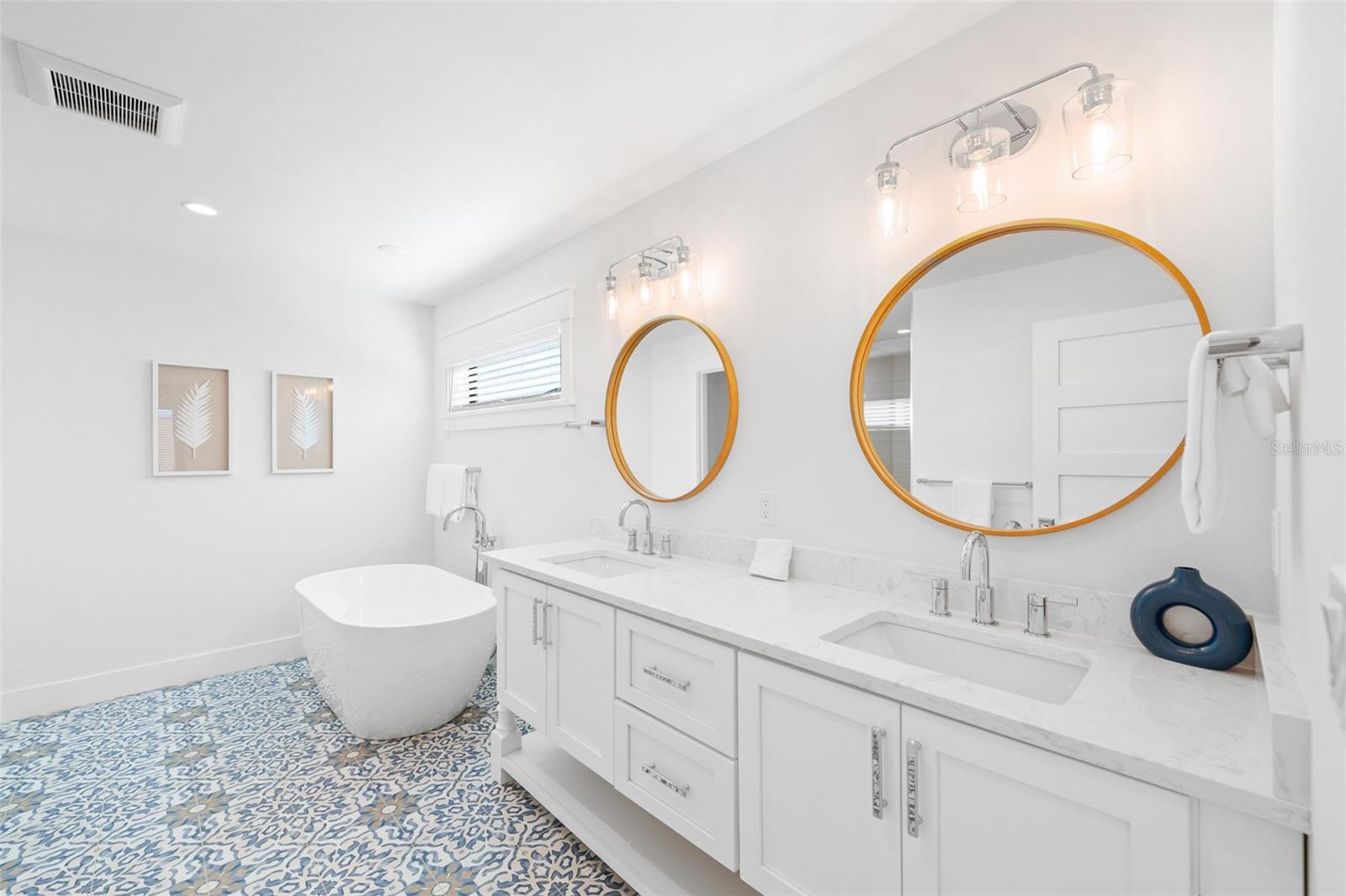 A4674699 Property Photo