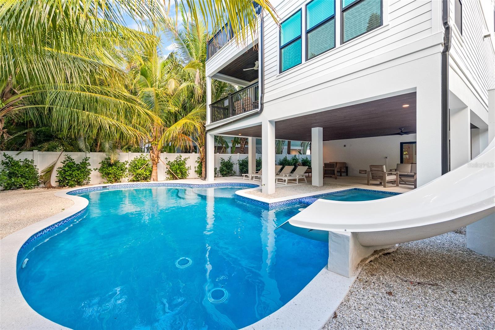 A4674699 Property Photo