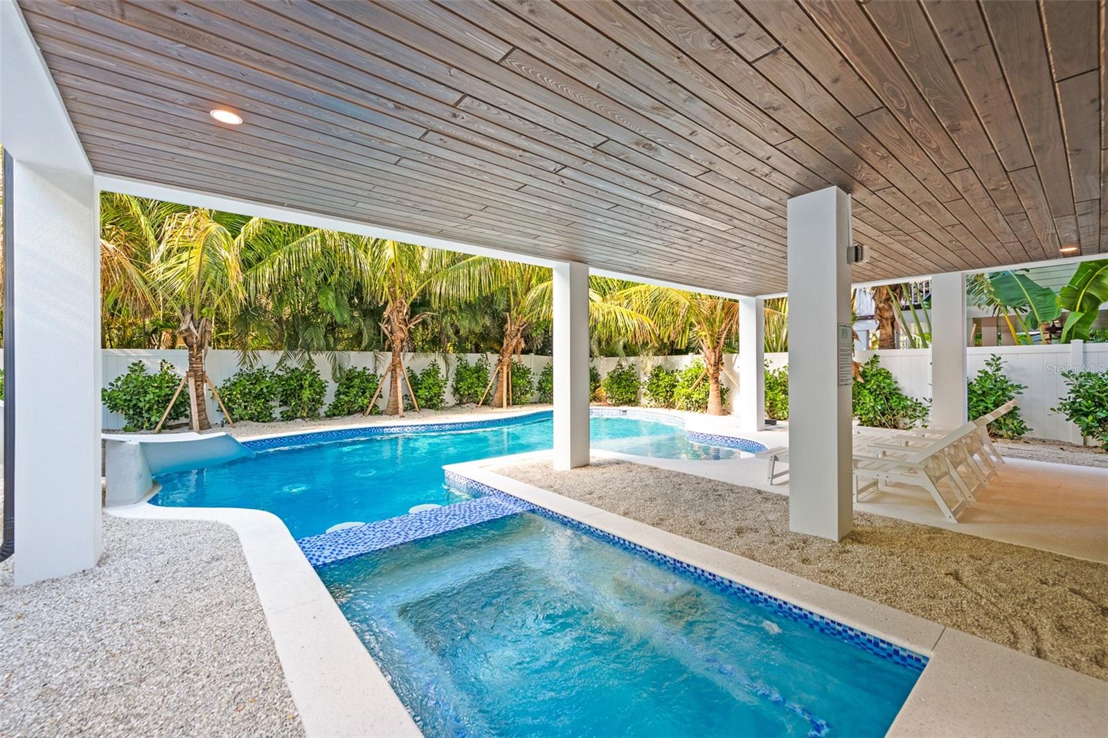 A4674699 Property Photo