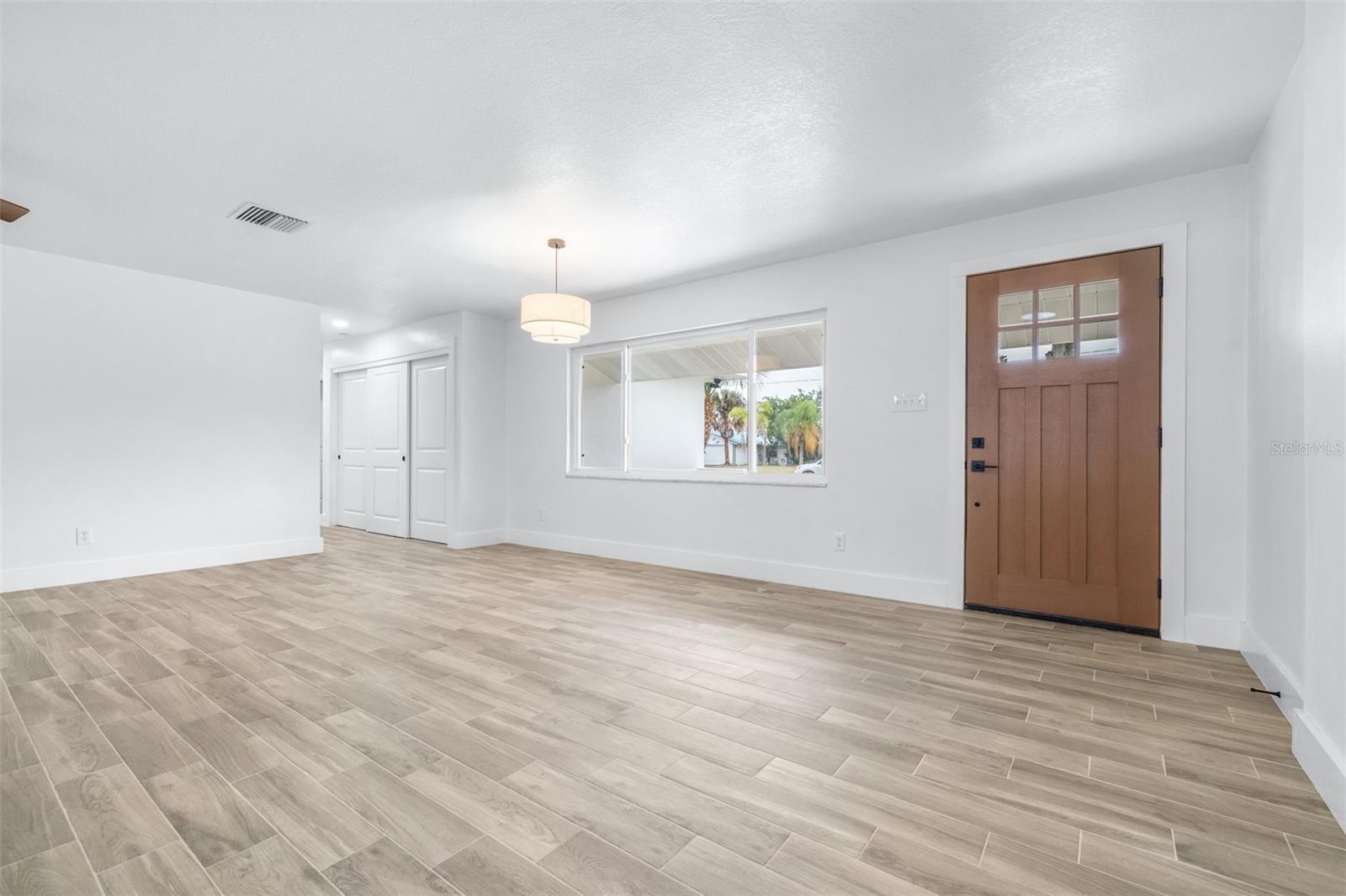 Front Door - Dining Room 8x12 & Living Room 8x13