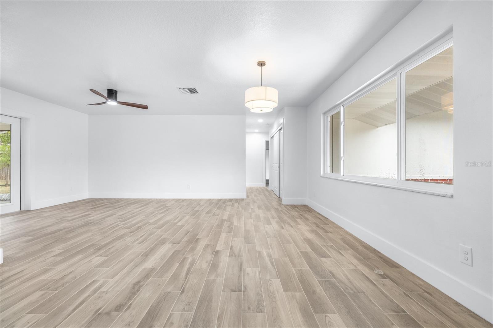 Dining Room 8x12 & Living Room 8x13