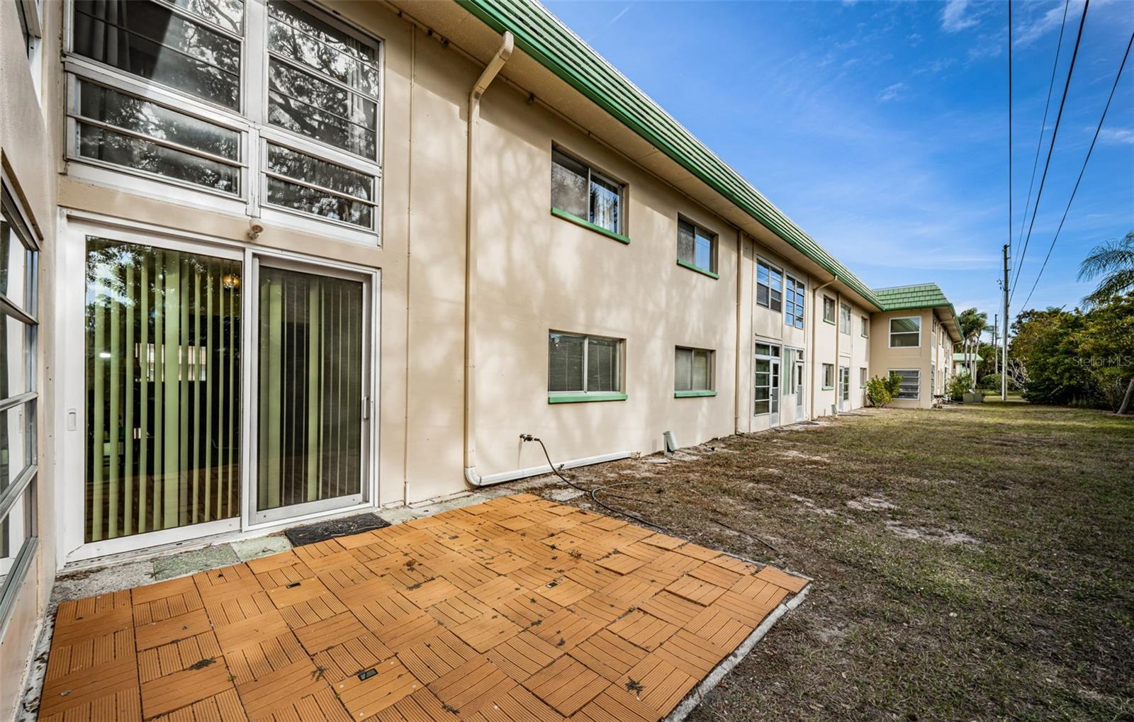 TB8455109 Property Photo