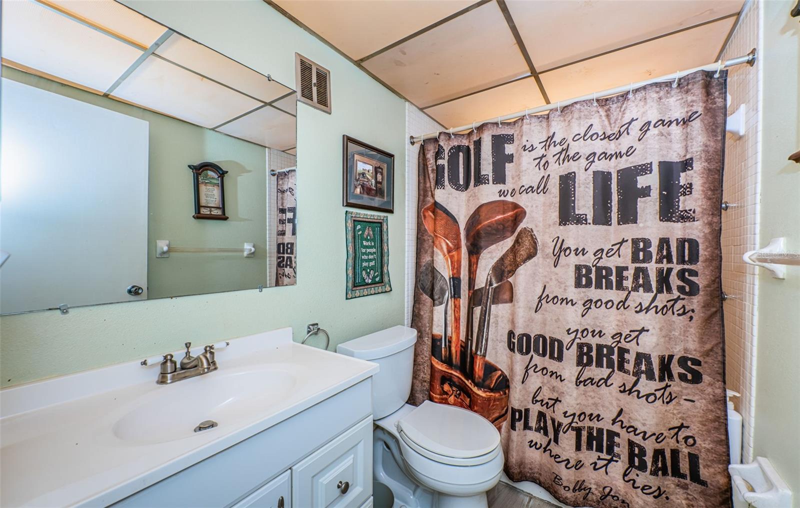 TB8455109 Property Photo