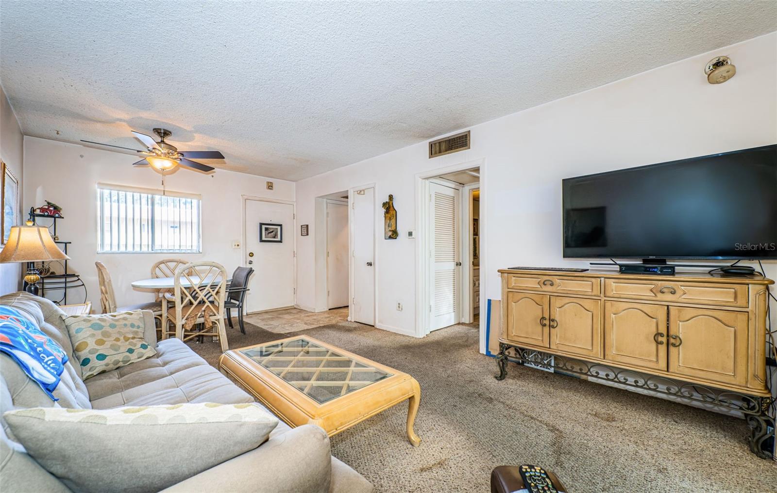 TB8455109 Property Photo