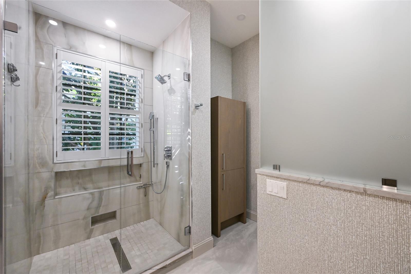 A4674729 Property Photo