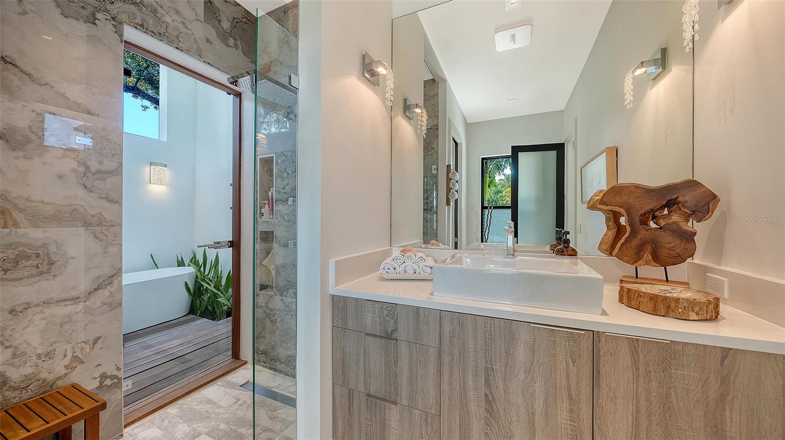 A4674749 Property Photo