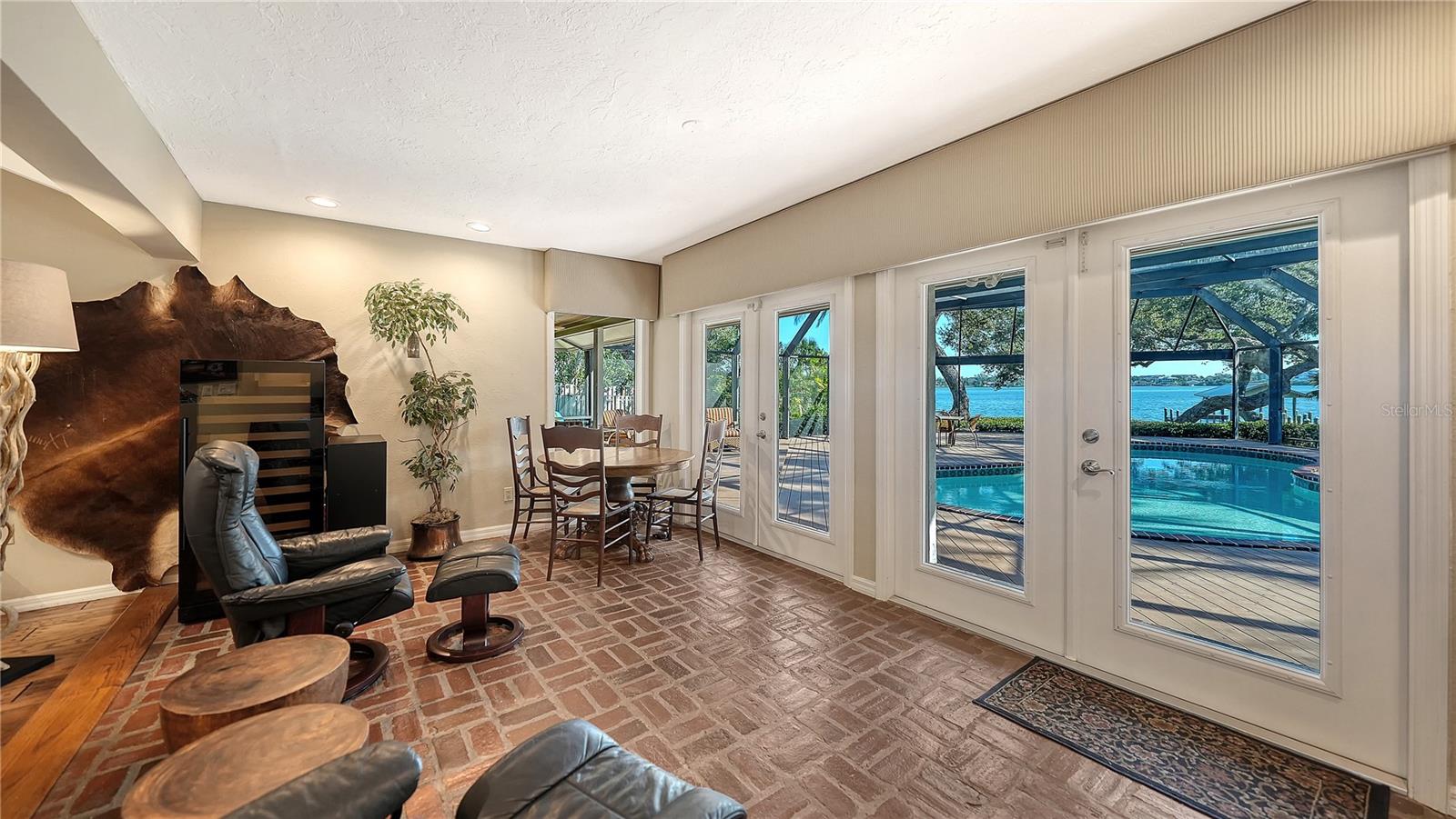 A4674771 Property Photo