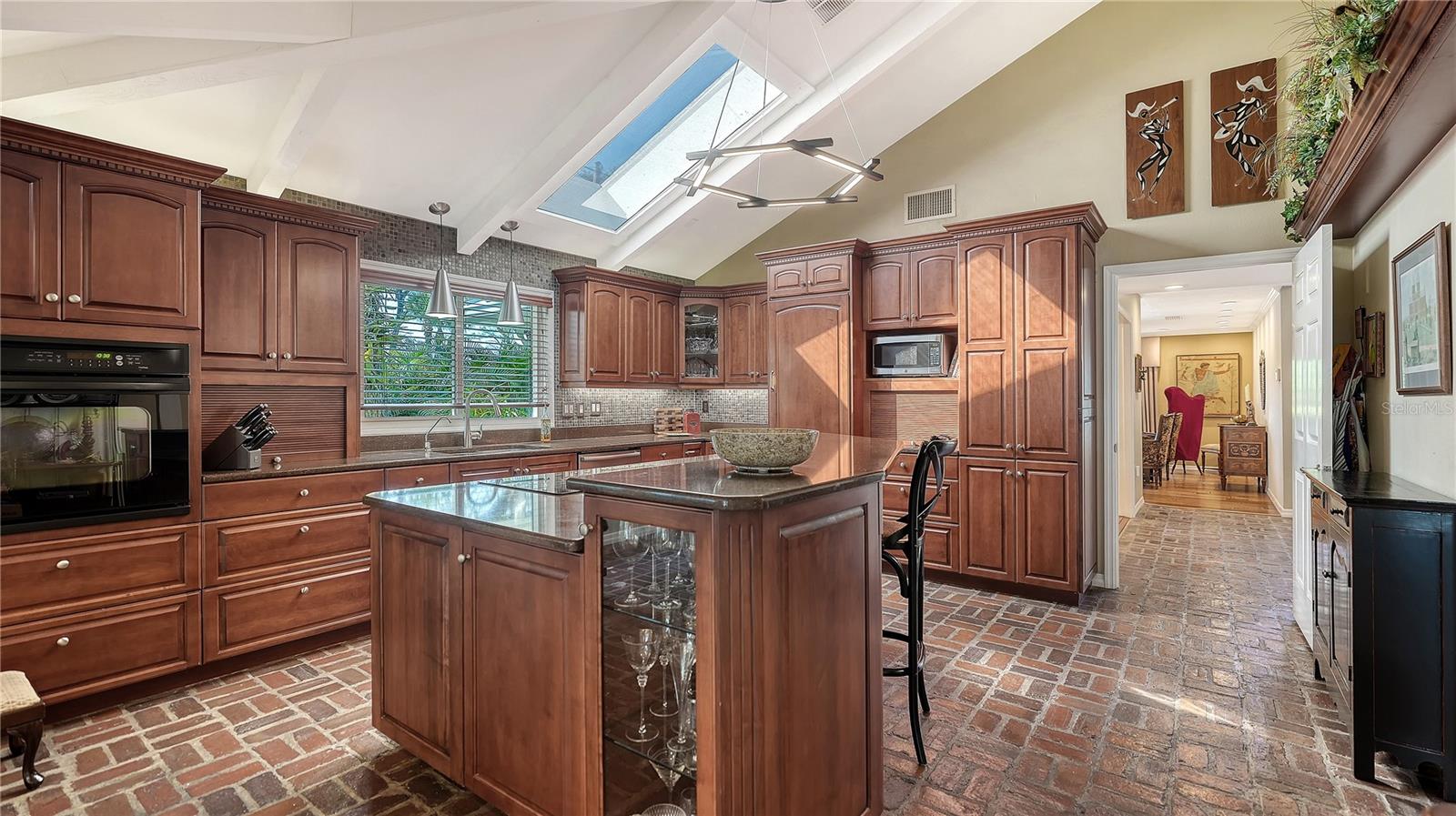 A4674771 Property Photo