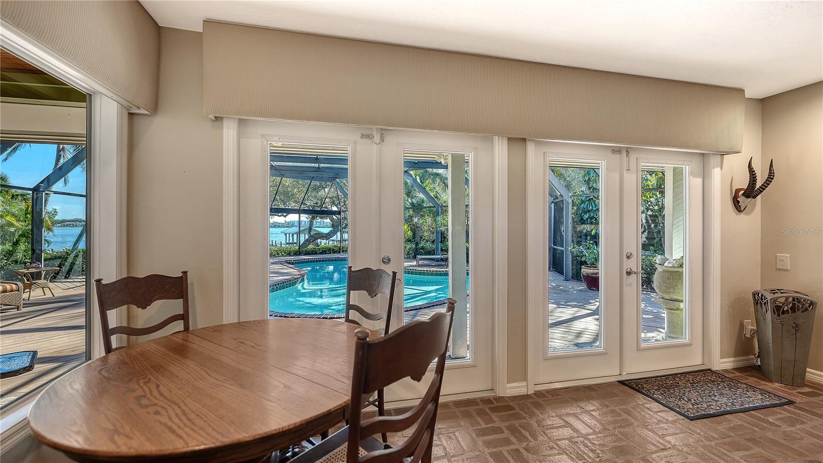 A4674771 Property Photo