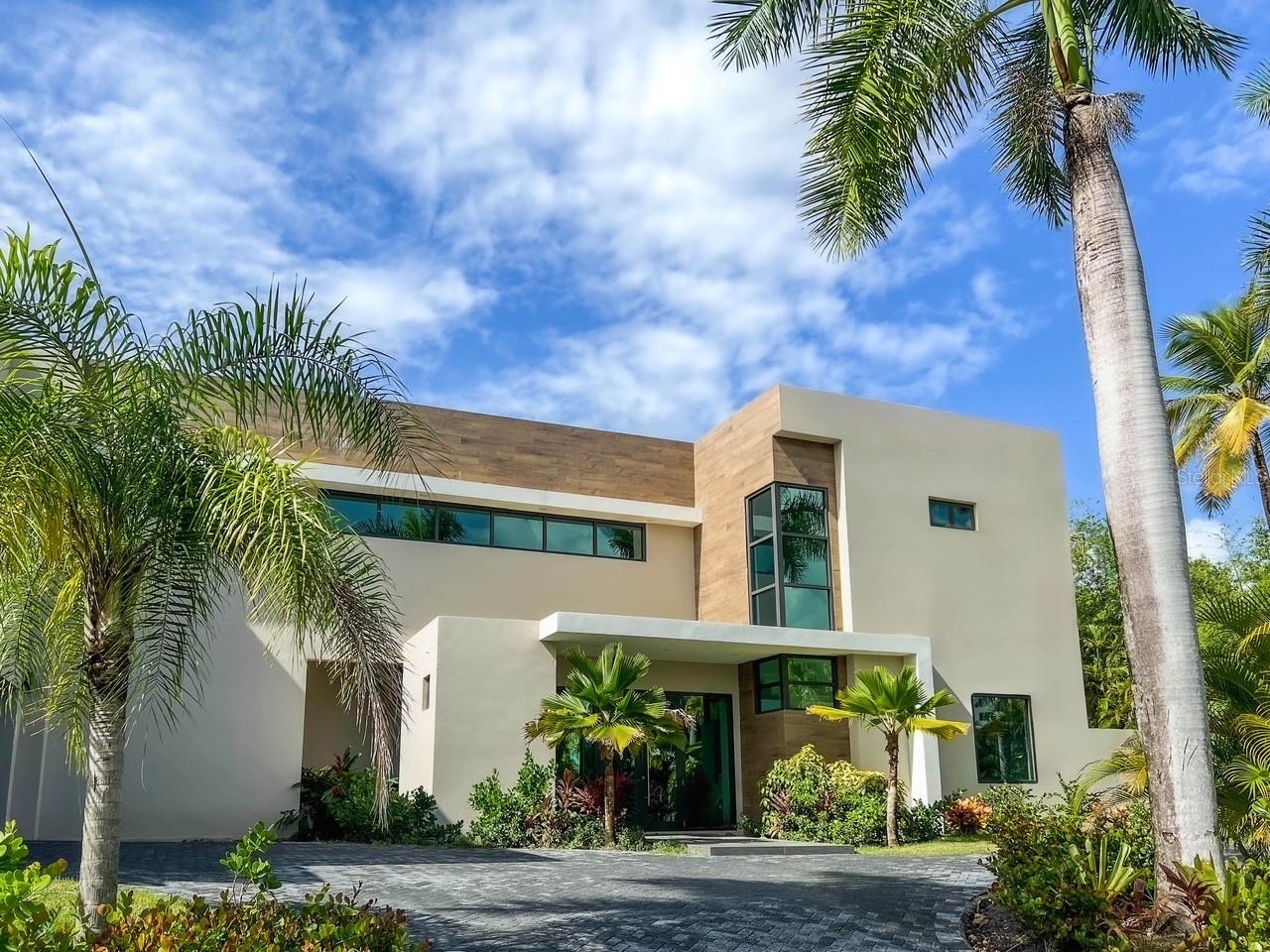 PR9117898 Property Photo