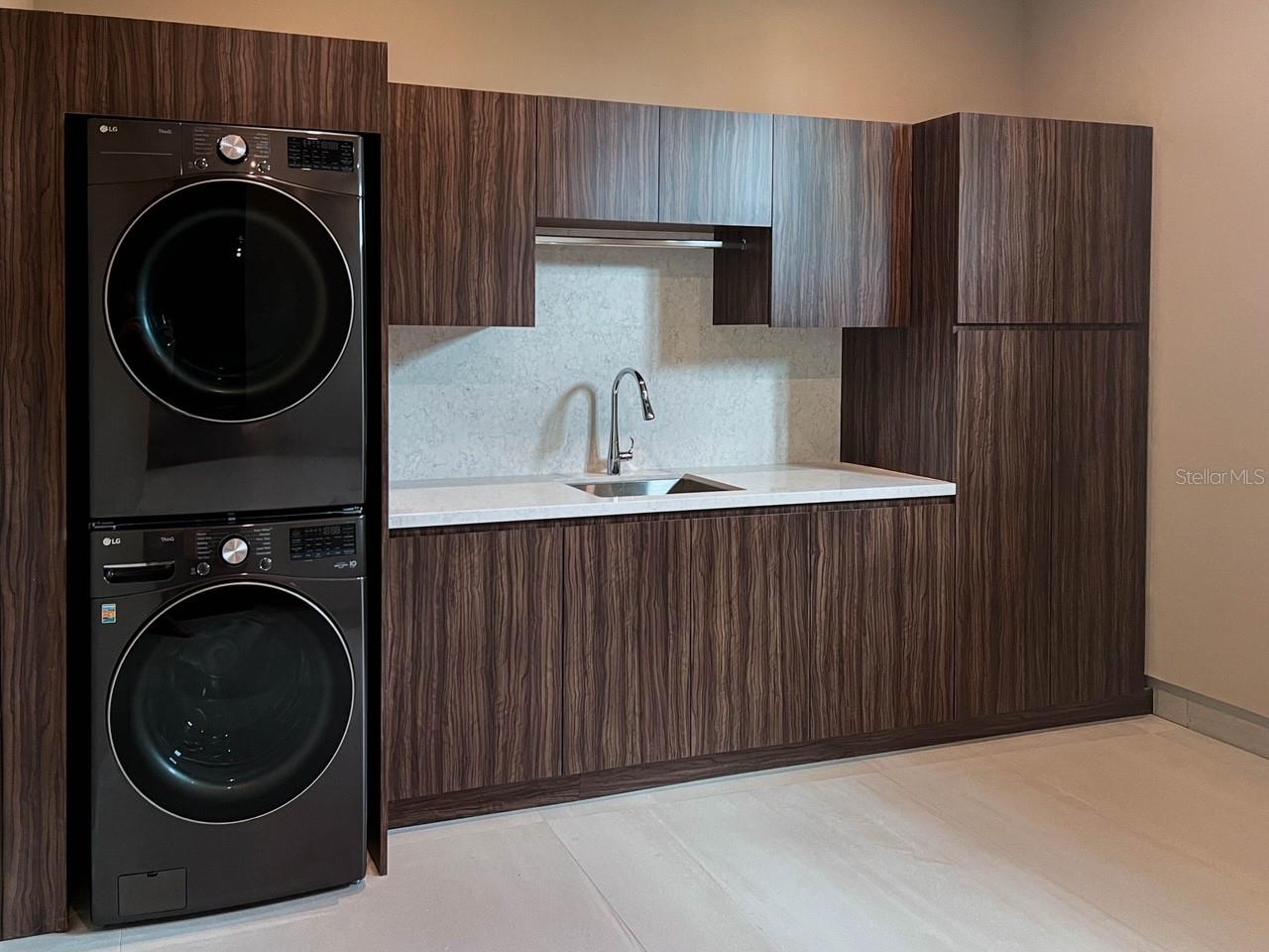 PR9117898 Property Photo