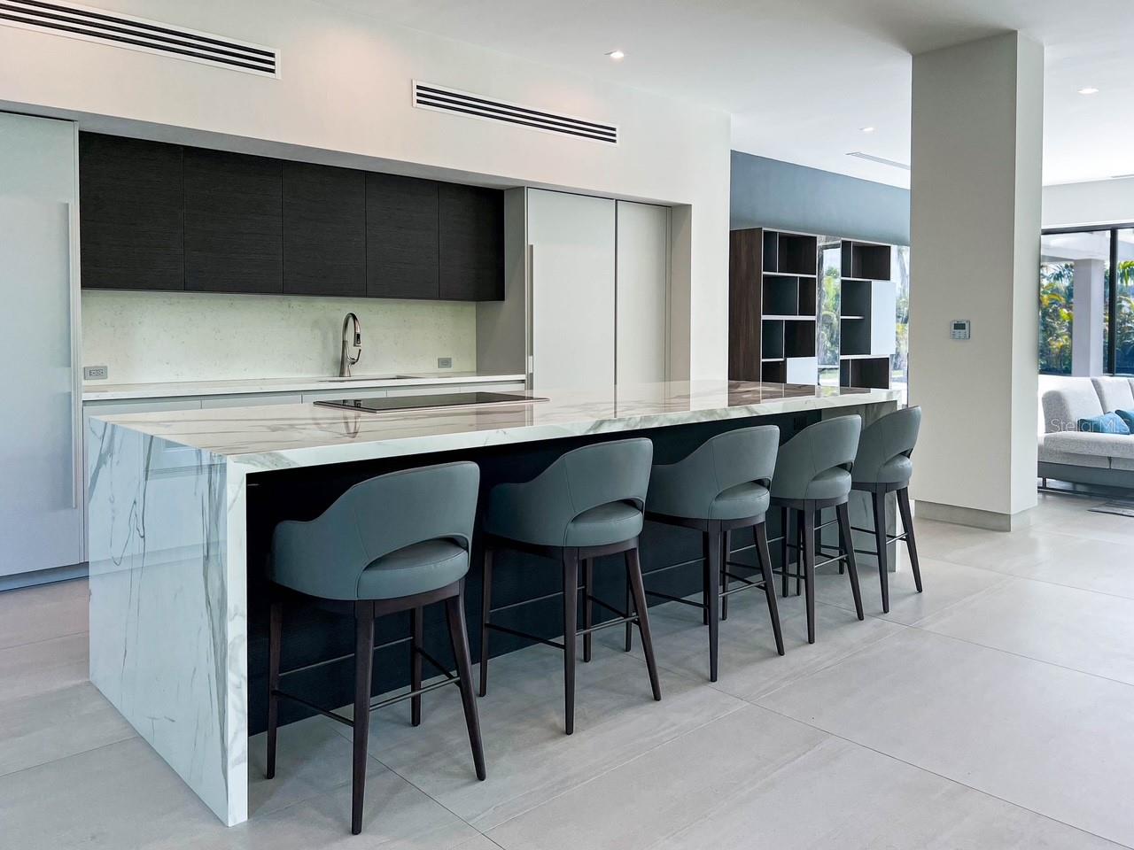 PR9117898 Property Photo