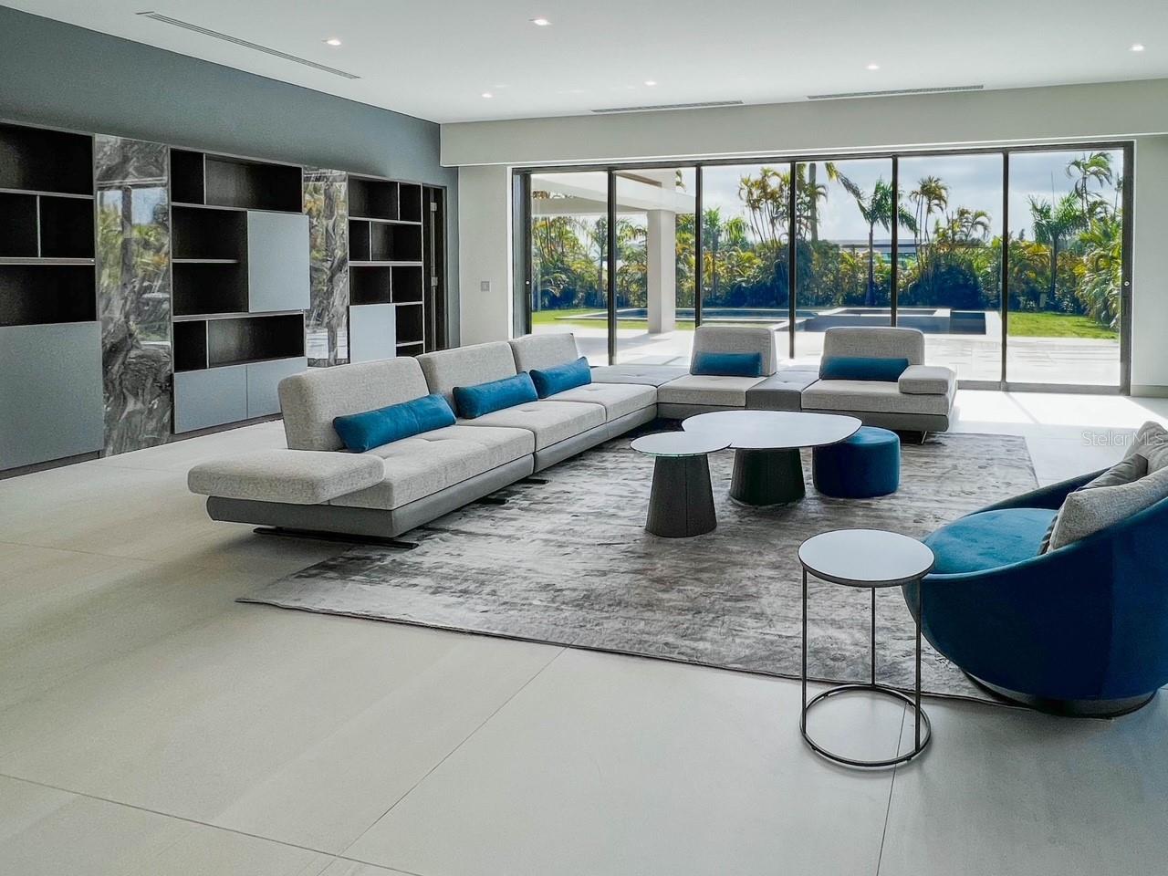 PR9117898 Property Photo