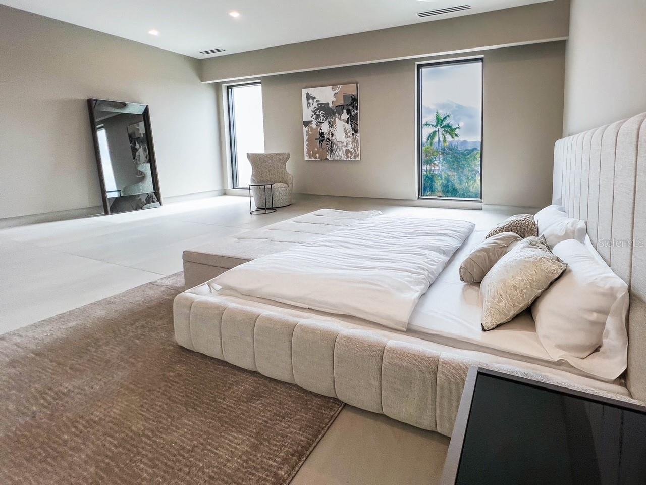 PR9117898 Property Photo