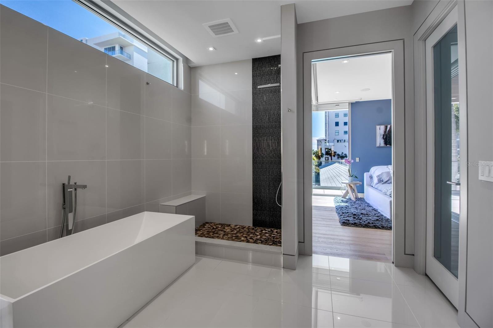 A4674784 Property Photo