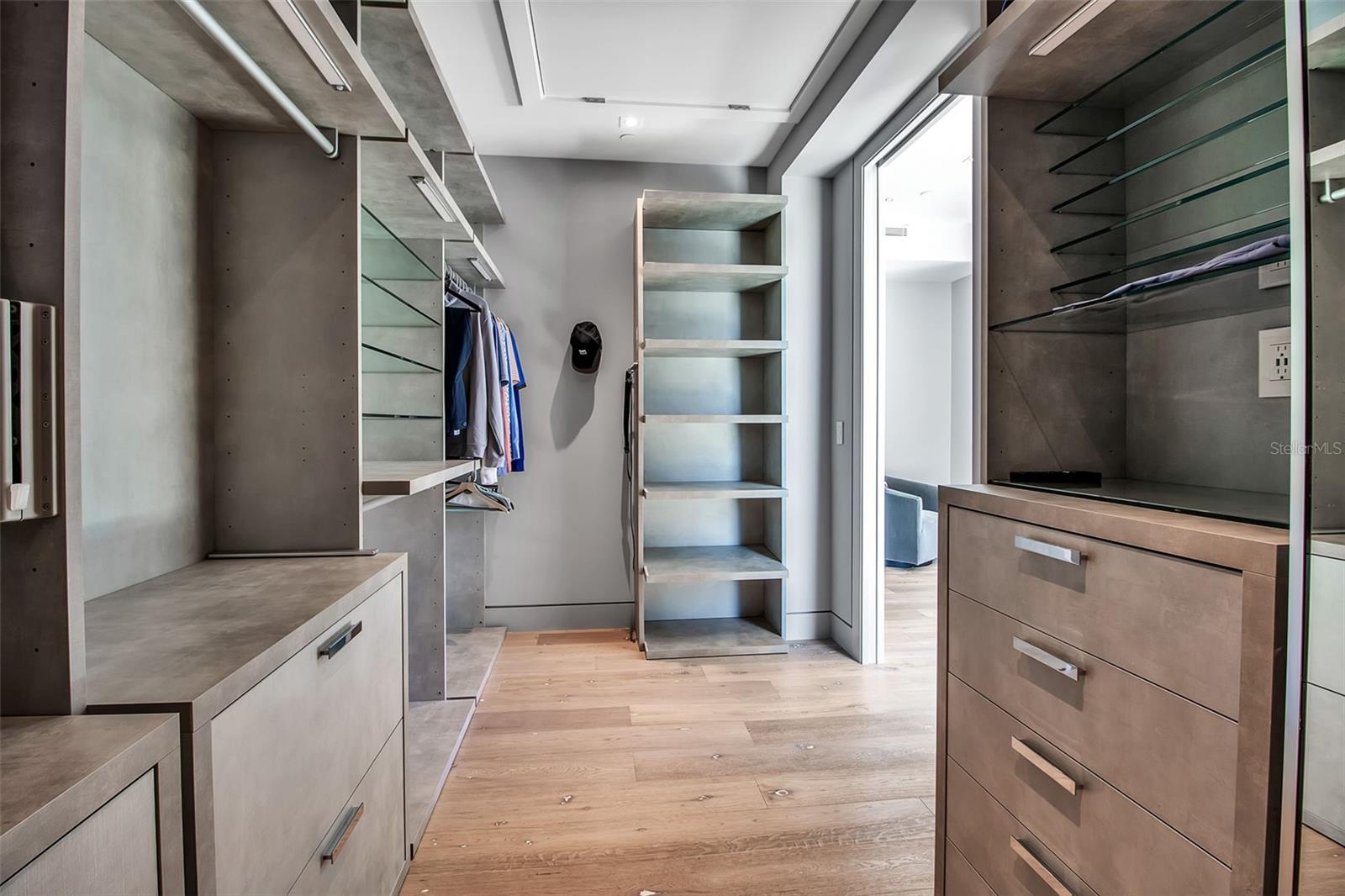 A4674784 Property Photo