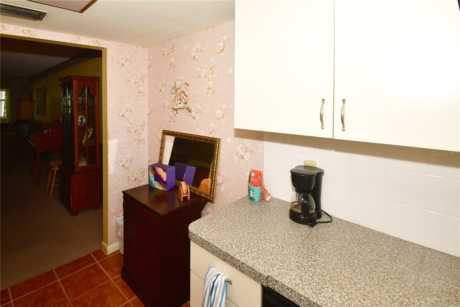 TB8455323 Property Photo