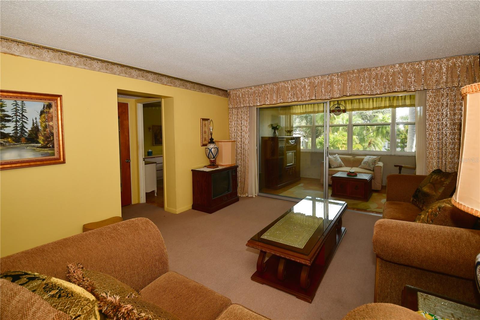 TB8455323 Property Photo